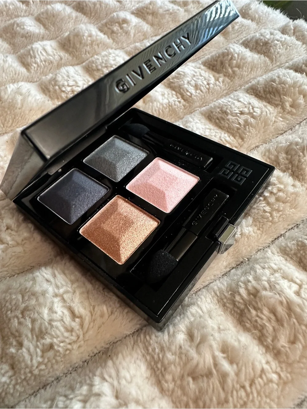 Givenchy luxury quad eyeshadow palette Prisme Quatuor Frisson satin glitter